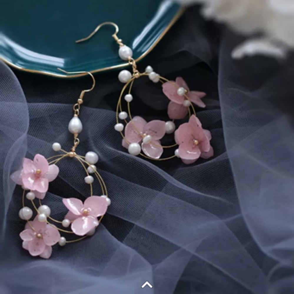 🥳 Host Pick 🥳 dried real flower earrings